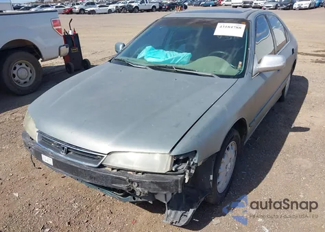 1996 Honda Accord Ex/Ex-R z USA, uszkodzony, nr VIN 1HGCD5653TA199983